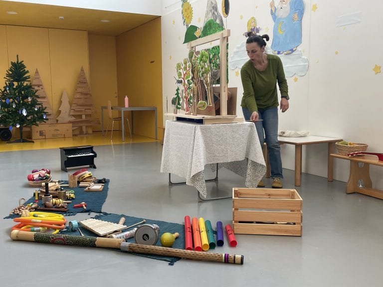 POMAGAJMO MEDVEDKU, MEDVEDKU SLADKOSNEDKU